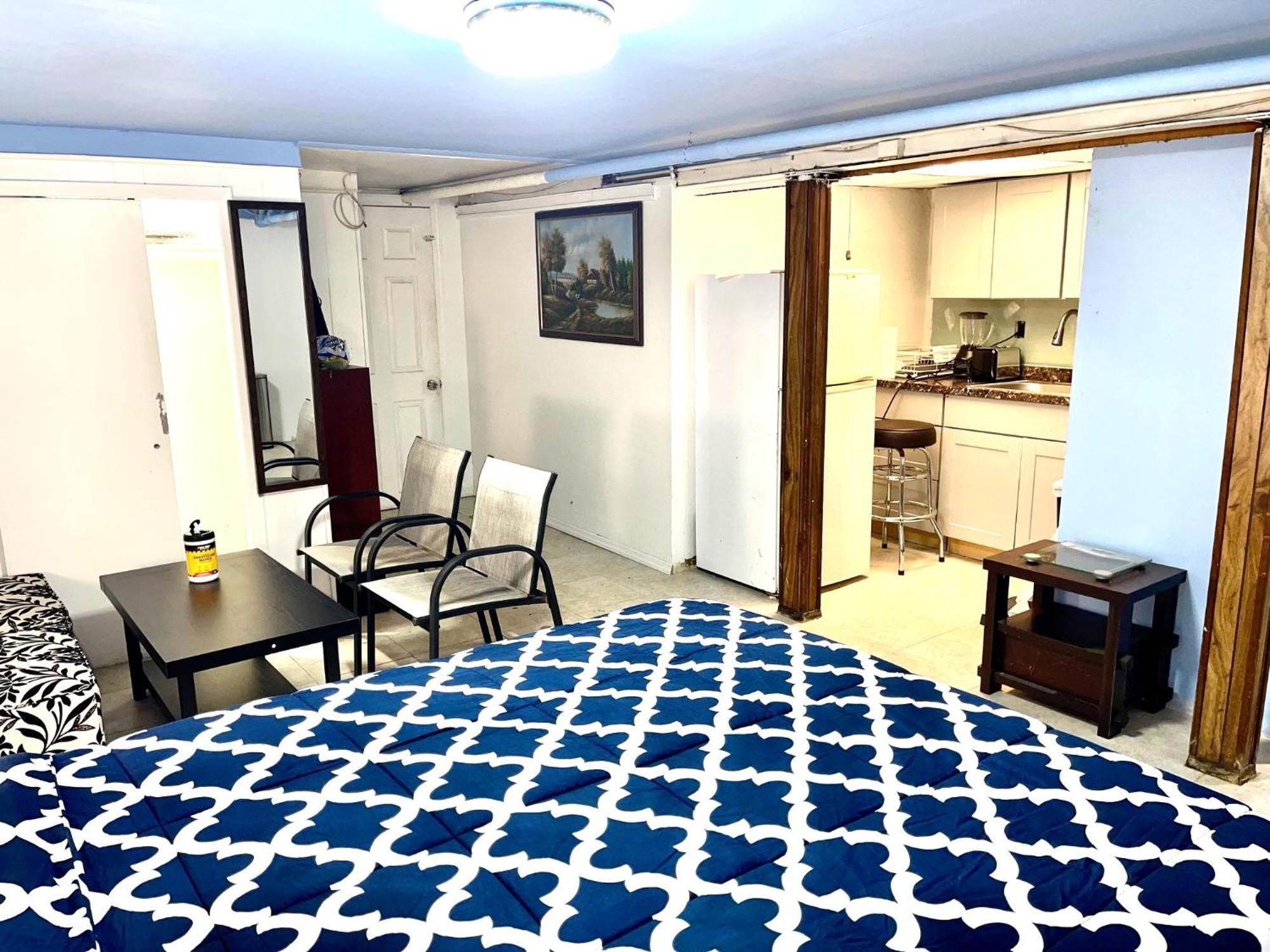 Appartamento Lga Airport Near, Studio Walk In Bsmt Apt In A Private House! New York Esterno foto